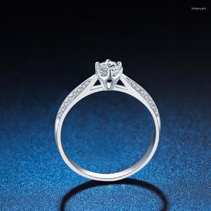 クラスターリングZhjiashun Luxury 0.8ct Round Cut Moissanite Diamond Engagement Ring 14k 585女性ギフト用ホワイトゴールドウェディングジュエリー