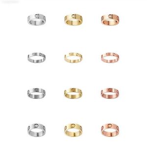 Love Rings Womens Designer Coppia di gioielli Banda in acciaio Titanio con diamanti Casual Fashion Street Classic Gold Rose Silver Opzionale dimensione 4 /5 /6 mm Rossa scatola