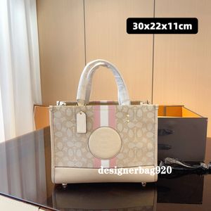 Sıradan Crossbody Bag Tasarımcı Alışveriş Çantaları C Mektup Lüks Tote Çanta KIZLAR İÇİN Uzun Kayış Omuz Çantalarıyla Popüler Çantalar Moda Çantası