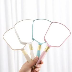 Cute Pink Makeup Vanity Mirror Vintage Mirrors With Handle Women Round Hand Hold Cosmetic Mirrors High Definition Portable Mirror G0822