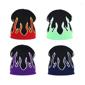 BERETS HIP Hop Y2K Street Flame Hat Women Dance Skull Fire Flames Flames Trend Inverno Caldo Knitting Soft Wear Belro