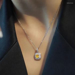 Collane a ciondolo 2023 Summer Zircon Square Square Pendants Collana per donne Girl Luxury Fashion Jewelry Lady Gifts Party Collier Femme