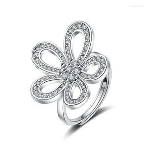 Cluster Rings Classic Design Five Petal Flower For Women Personality Cubic Zirconia Graduation Party Ball Matching Jewelry