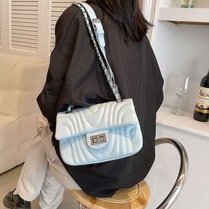 Bolsas de ombro novas areia pequena e perfumada Bolsa de fios bordados para mulheres cadeia de textura feminina Lock Fashion One