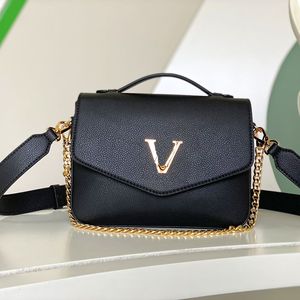 Fashion top handbag materials soft grain leather metal pieces highlight brand style chain adjustable leather shoulder strap 22X16X9.5