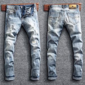 Herr jeans mode streetwear män retro ljus blå elastisk smal fit rippad lapptäck designer casual denim byxor hombre