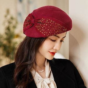 Beralar Kadın Hediye Lady Düzensiz Pillbox Cap Fashion Cloche Şapkaları Kadın Hisset Beret Partisi Resmi Fedora Kilisesi 100 Yün Şapka 230822