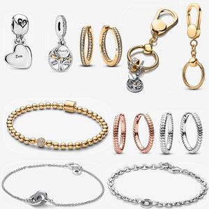 2023 NYA CHARMS BEADED MARKLET FÖR KVINNA VEALNAIL KEYCHAIN ​​FAMILY LOVE Pendant DIY Fit Pandora Signature Interwined Chain Armband Halsband Designer smycken