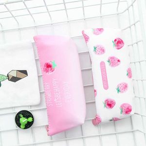 Lärande leksaker Creative Fashion Fruit Strawberry Leather Pencil Case Waterproof Large Capacity Pencil Bag Storage Bag For Girl Birthday Present