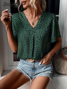 女性用ブラウスBenuynffy Leopard Print V-Neck Butterfly Sleeve Top Blouse Women Fashion Loose Dark Green Casuary Summer Tops 2023