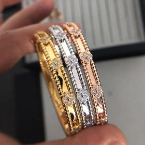 High quality classic four leaf kaleidoscope bracelet for women's boutique silver 925 electroplated 18K inlaid diamond bracelet as a luxurious gift for women