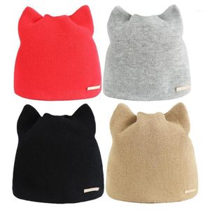 Beanie Kafatası Kapakları Kore versiyonu düz renk basit sıcak kulaklık şapkası Kadınlar için kedi Beanies Ear Flep
