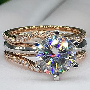 Klusterringar 18K AU750 Vittguldkvinnor Bröllopsfestförlovningsring 1 2 3 4 5 Round Moissanite Diamond Bridal Set Crown Trendy