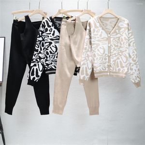 Kvinnors tvåbitar byxor Spring Autumn 3 Set Women Cardigan Tracksuits Vintage Open Cardigans Coat Short Tank Top Harem Suits