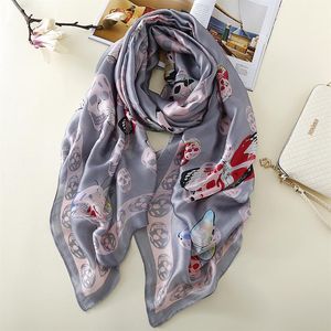 Роскошь- Шарф Классический Череп Схема SCARF 110G Негабаритный 180 90 см. Новые шелковые атласные женщины Банданас Девушки пляжные солнцезащитные шарфы A18240H