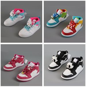 Nyhet 1s High Kids Shoes Toddlers Youth Boys Girls Sneakers Desiganer Trainers University Blue Digital Pink Patent Bred Chicago Green Black White Boy Chidren Shoe