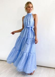 カジュアルドレス女性の長いレディホルターホローのノースリーブレースアップエレガントなファッション女性2023夏のドレス