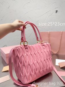Designer bag Luxury bag Pink Tote bag Classic simple crossbody bag Durable and comfortable shoulder bag avant-garde personality handbag fashion women's bag