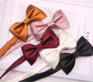 Bow Ties 6 12cm Yüksek Kaliteli Beyaz Kırmızı Renkli Polyester Kravat Erkek Kadın İçin Resmi Olaylar Parti Gündelik Düğün Kravat