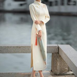 Etniska kläder 2023 Autumn Winter White Improved Cheongsam Young Girl Retro Long Qipao Chinese Wedding Elegant Evening Party Dress for