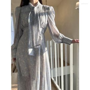 Lässige Kleider 2023 Boutique Design Chiffon Kleid für elegante Frauen Damen Blumendruck Taillierte frühe Herbst Frauen Trendige Outfits