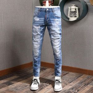 Jeans masculino Moda de moda de rua retro azul claro trecho slim slim rasgou remendado designer vintage elástico calças de jeans hombre