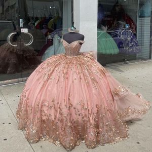 Pembe Balo Gowns Quinceanera Elbise Boncuk Altın Aplike Balo Elbise Dantel Tatlı 16 Prenses Parti Resmi Doğum Günü Elbise