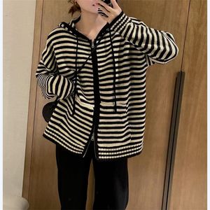 Malhas femininas Tees de retalhos de retalhos de manga longa de manga longa Cardigan mujer outono primavera listrada com capuz com capuz macio 230821