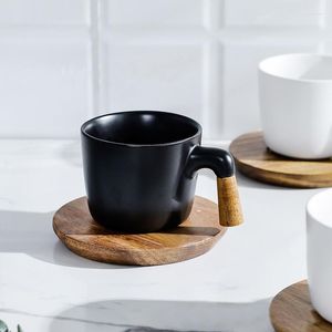 Koppar Saucers Creative Wood Handle Coffee Set Nordic Style Ceramic Matte White and Black Cup Tray 260 ml