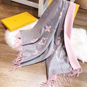 2023 Nuovo top femminile maschio Scarf Scarf Fashion Scarpa di fascia alta Morda di fascia 100% Caramere Scarf Inverno sciarpa casual per uomini e donne Dolicone di Natale a tempo lungo 180