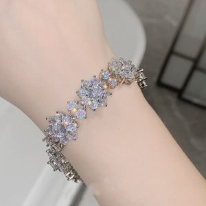 Charm Bracelets Luxury White Zircon Sunflower for Women Jewelry Accessories Elegant Korean Fashion Vintage Wedding Bridesmaid Gift 230821