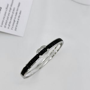 Bangle Hollow Out Designer Bangles Bracelet Women Brand Letter Stainless Steel Stamp Charm Bracelets Gold Plated Pendant Jewelry