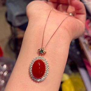 Kolye Kolyeleri Pirinç ve Altın Kaplamalı Tokalı Bayanlar Moda Takı ile Doğal Kırmızı Agate Oval