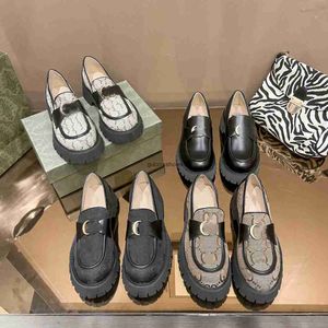 Tasarımcı lüks rahat ayakkabılar kısa botlar bayanlar çikolatalı fırçalanmış deri ayakkabılar loafers monolit siyah ayakkabı artış platform spor ayakkabılar