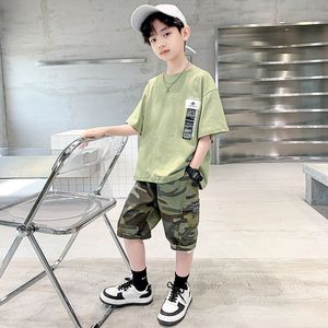 Kläderuppsättningar 2023 Summer Boys 'Short Sleeved Medium till stora barns Twopiece Boutique Kids Designer Clothing for Clothes Tshirt 230823