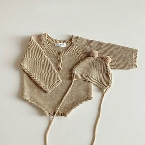 Rompers 2023 Autumn Toddler Baby Boys Girls Sticked Bodysuit Spädbarn Jumpsuit Knitwear Outfits Född tröja och stickad hatt 230823