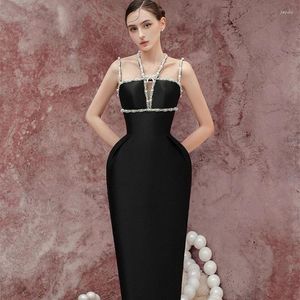 Casual Dresses Runway Designer Luxury Dress for Women 2023 Sexig Spaghetti Strap Backless Party Bodycon Female Pärlor Pearls Robe G973