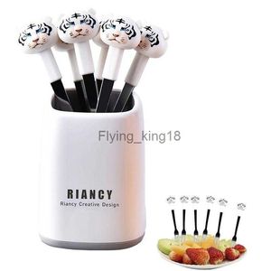 6 pcs adorável desenho animado tigre alimentos garfos com base em aço inoxidável de aço inoxidável Sobremesa Forks Picks de comida para crianças HKD230812