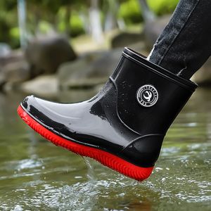 Rain Boots Men Chef Shoes Fishing Casual Waterproof Bekväm mode Nonslip Stark bärresistent trend stor storlek 48 230822