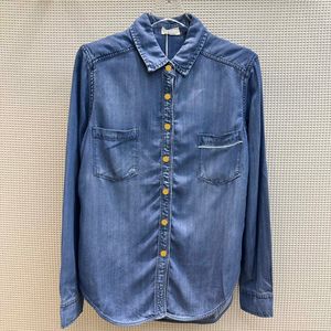 2023 Herbst Blue Blue Solid Color Denim Bluse-Hemd Langschläfe Lupe Hals-Doppel-Taschen Einer-Bastel-Top-Hemden Z3G220293