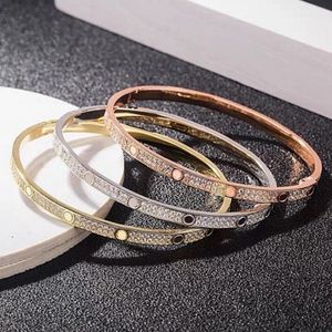 A Classic Womens bracelet gold nail Bracelet Double row diamond luxury jewelry width 5MM hidden inlay process fade resistant bracelets designer Diamond bangle whol