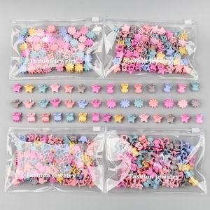 Accessori per capelli da 30 pezzi Bag Mini Cute Claws Clips per ragazze Baby Colorful Hairpin Cartoon Flower Crown Star Blamp 230823