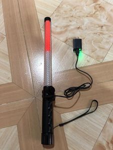 54 cm LED White Red Road Traffic Batoni fischi lampeggianti AVVERTENZA Sicurezza dell'emergenza Evacuazione Asta