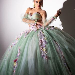 グリーンボールガウンQuinceaneraドレス長い列車のアップリケTull Vestidos 15 Quinceaneras Princess Party Gown
