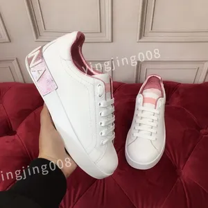 2023 TOP LUSURYS Designer Sneakers Calfskin Casual Buty mężczyźni Kobiety Odblaskowe tenisówki Platforma Męska Platforma Białe Damskie Trenery skórzane HC210804 Rozmiar35-45