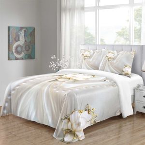 Set di biancheria da letto Set di biancheria da letto moderno di lusso con fiore rosso e cigno in oro. Set copripiumino e copertina