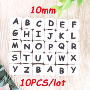 歯のおもちゃおもちゃサンロニー10pcs 10mm英語のアルファベットシリコンビーズベビーDIYおしゃべりチェーンネックレスアクセサリーチューラブル看護230822