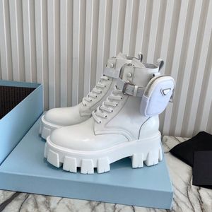 2023 Moda de alta qualidade Martin Women Designer Boots Sapatos femininos Bolso de bota de bota preto PR Roman Boots Boodels Inspirado Combate White Cowboy Chelsea Boot