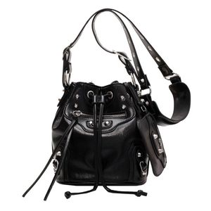 Popular New Bucket Bag, Fashionable and Personalized, Versatile and Versatile, Drawstring One Shoulder Diagonal Straddle Bag