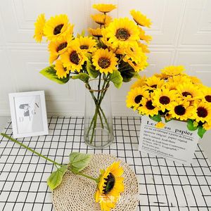 Vaser 4/6/12 st solrosdekoration Artificial Flower Realistic Silk Daisies For Home Arrangement Wedding Party